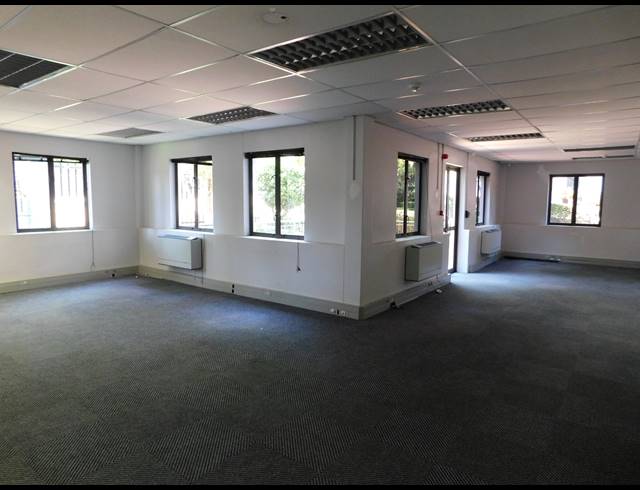 542M² OFFICE TO LET IN HYDE PARK